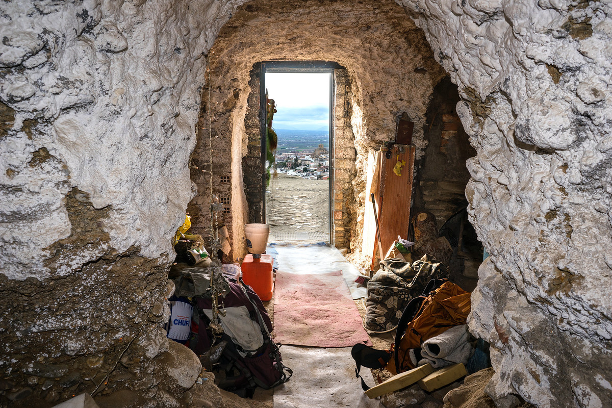 sacromonte-cave-hallway-1200x1200