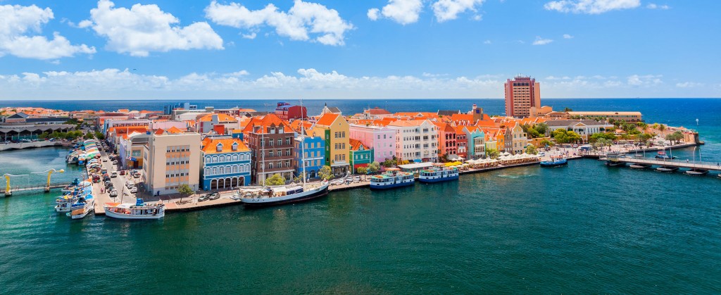 panoramic-view-of-willemstad-curacao