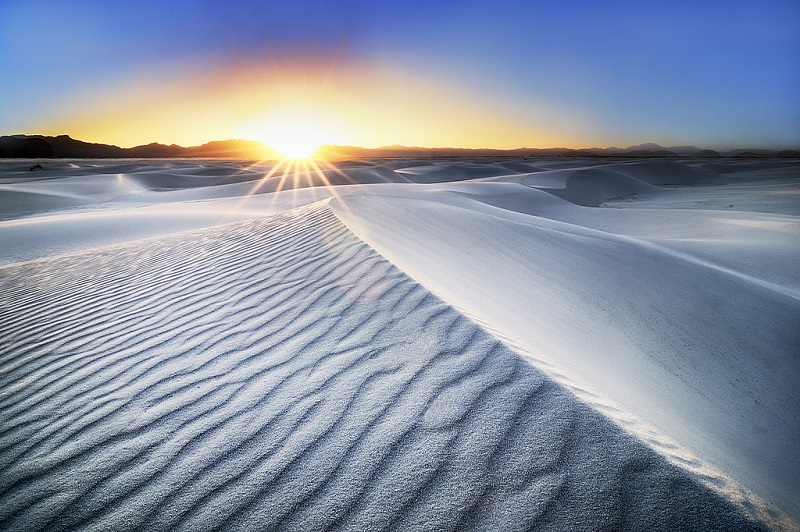1-Пустыня Белых Песков в лучах заходящего солнца